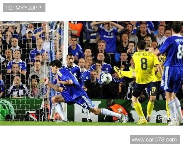 被足球网困住的球星名场面揭秘 究竟是哪位球员遭遇尴尬困境 被足球网困住的球星名场面揭秘 究竟是哪位球员遭遇尴尬困境