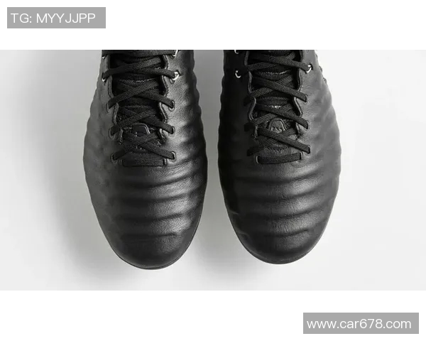 黑色足球鞋球星专属上脚图案解析打造个性化比赛风格 黑色足球鞋球星专属上脚图案解析打造个性化比赛风格